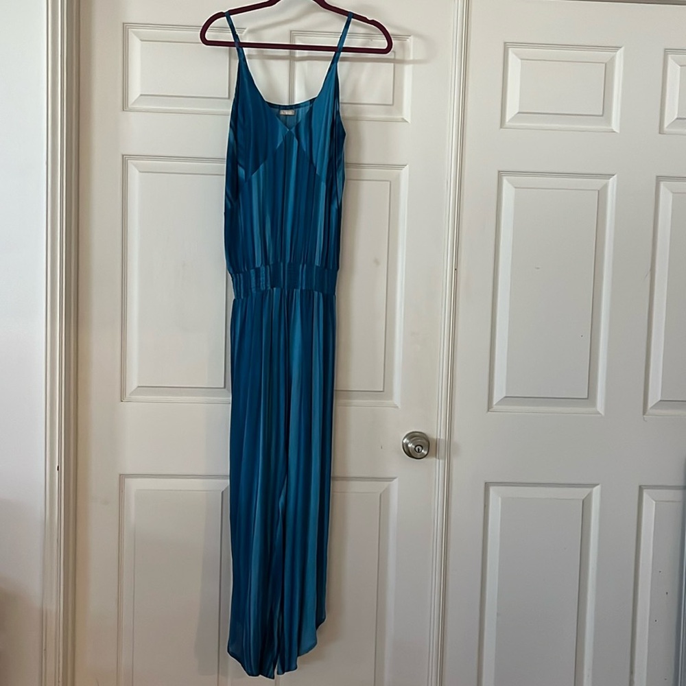 Khush.  Worn once.  Clean.  Cute.  Flattering.